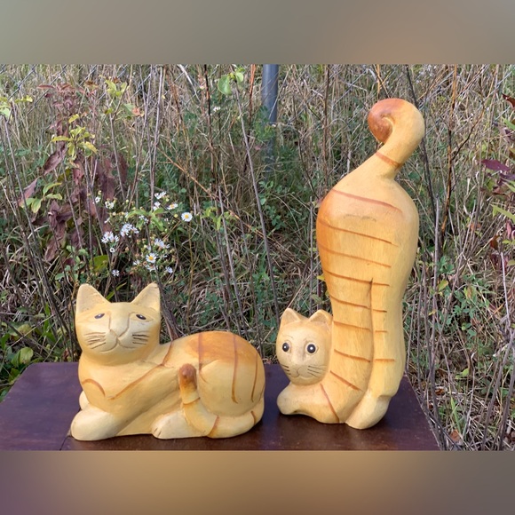 Set of 2 Artisan Folk Art Carved Solid Wooden Vintage Striped Cat Figurines - Picture 4 of 16